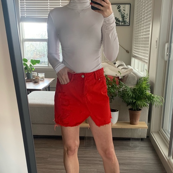 Bright red distressed denim skirt - Picture 4 of 4